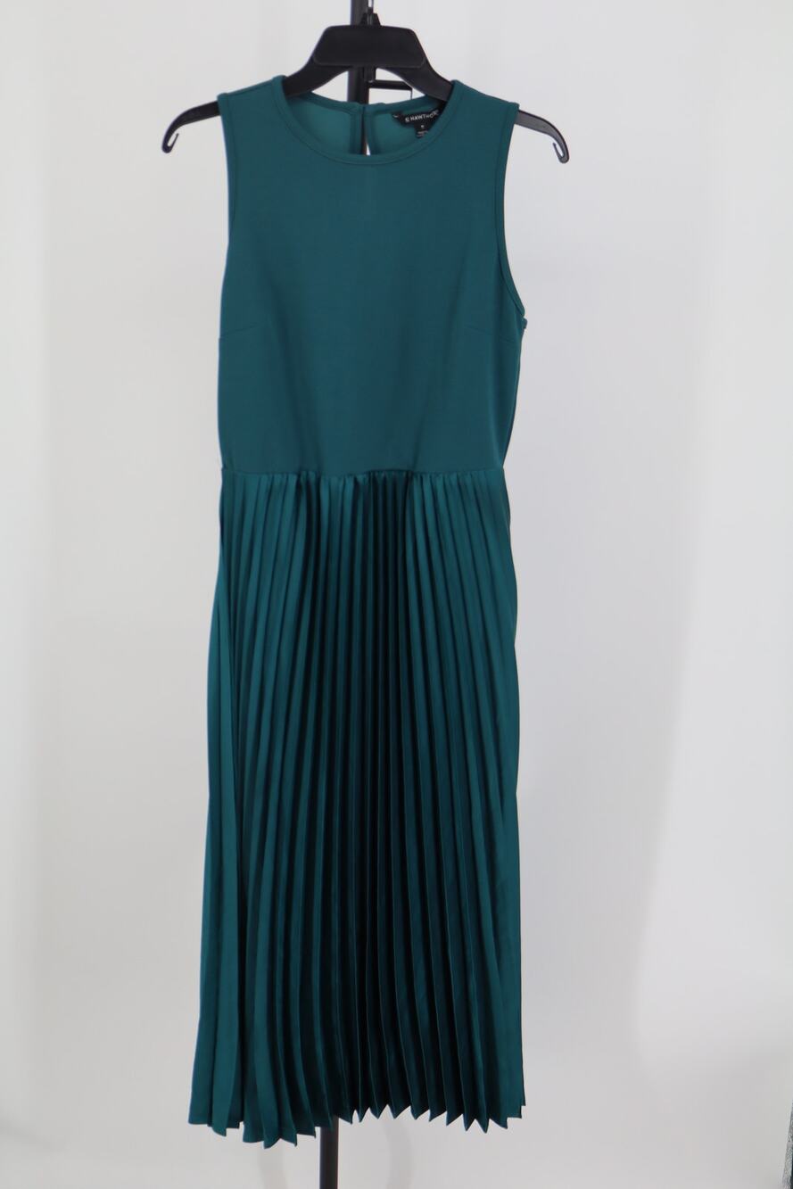 NEW 41 Hawthorn Marina Fit & Flare Dress Green Pleated Sleeveless Formal Size M